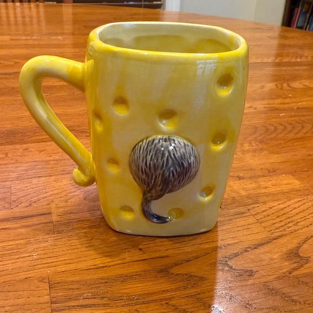 Wisconsin Cheese Mouse Mug - Picture 3 of 6